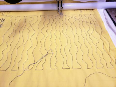 Sample of vertical wavy lines.